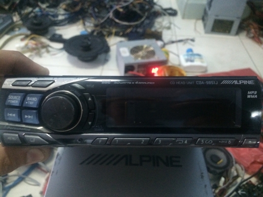 Alpine CDA-9851J MP3 CD AUX หน้าจอสไลด์ไฟฟ้า เปลี่ยนสีไฟปุ่มได้ ปรีเอ้า2ชุด HDD1ชุด ปุ่มไม่ลอก มือ2 ญี่ปุ่น
