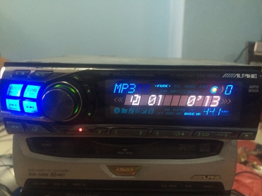 Alpine CDA-9851J MP3 CD AUX หน้าจอสไลด์ไฟฟ้า เปลี่ยนสีไฟปุ่มได้ ปรีเอ้า2ชุด HDD1ชุด ปุ่มไม่ลอก มือ2 ญี่ปุ่น