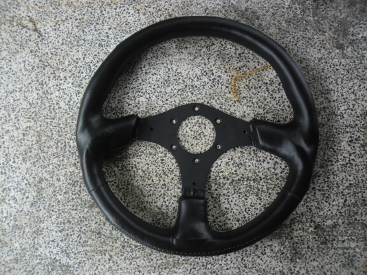 ขายพวงมาลัยแต่ง