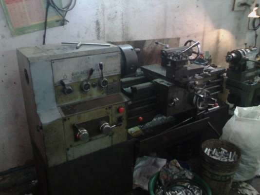 ขายเครื่องกลึง3เพลาเบรคไฟฟ้าที่มือจับนิ้วมิลไม่เปลี่ยนเฟืองแถม4จับ3จับครบ