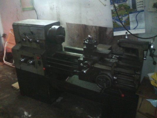 ขายเครื่องกลึง3เพลาเบรคไฟฟ้าที่มือจับนิ้วมิลไม่เปลี่ยนเฟืองแถม4จับ3จับครบ