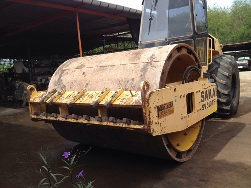 รถบด 10 ตัน Sakai SV510TF  (2 เปลือก) ล้อเรียบหุ้มหนาม สภาพเยี่ยม ชม.ต่ำ รถนอกแท้ๆ  ยังไม่ผ่านการใช้งานในไทย 100\%