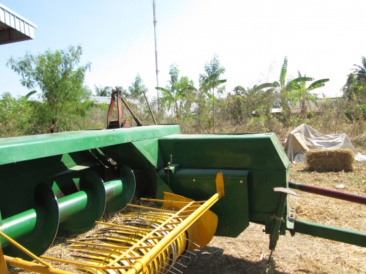 ขายเคื่องอัดฟาง JOHN DEERE