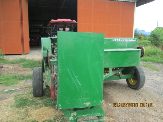 ขายเคื่องอัดฟาง JOHN DEERE