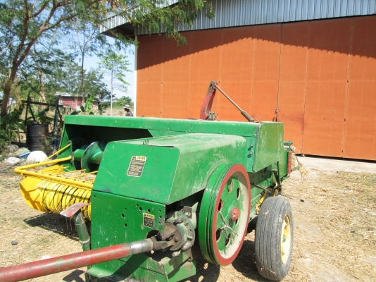 ขายเคื่องอัดฟาง JOHN DEERE