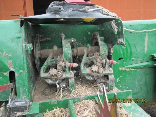 ขายเคื่องอัดฟาง JOHN DEERE