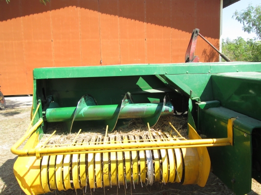 ขายเคื่องอัดฟาง JOHN DEERE