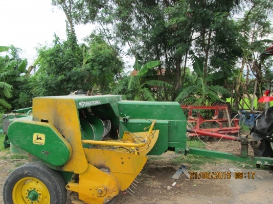ขายเคื่องอัดฟาง JOHN DEERE