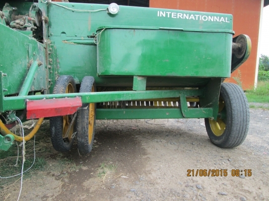 ขายเคื่องอัดฟาง JOHN DEERE