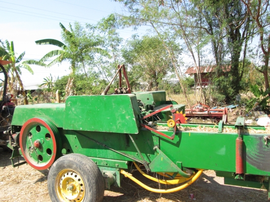 ขายเคื่องอัดฟาง JOHN DEERE