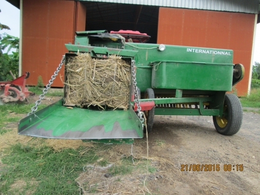 ขายเคื่องอัดฟาง JOHN DEERE