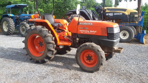 ขายรถไถ คูโบต้า L3408  4WD พร้อมผาน 6 ใบ สภาพเดิมๆ ทะเบียนพร้อมโอน