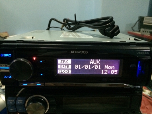 KENWOOD U585SD 24Bit USB2ช่องหน้าเครื่องกับเป็นสาย SD CARD Ipod MP3 CD AUX ปรีเอ้า1ชุด ช่องใส่แผ่นมีที่ปิดเปิด สภาพสวย มือ2 ญี่ปุ่น