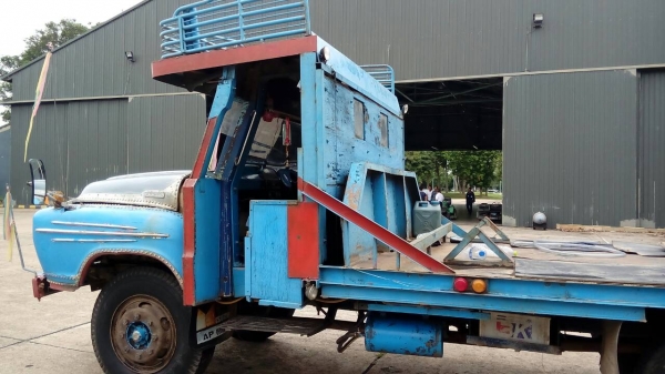 10 ล้อ ขายเอง 090-8272268 ด่วนครับ เหล็กไอบีมสอดร้อย ขึ้นแมคโค 120 สบาย 10 ล้อ ขายเอง 090-8272268 ด่วนครับ เหล็กไอบีมสอดร้อย ขึ้นแมคโค 120 สบาย