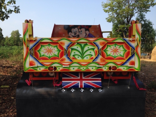 ต้องการขายรถดั้มอีชุชุ 195 แรง สภาพสวยไม่มีที่ติรับรองได้ ไม่มีเล่ม