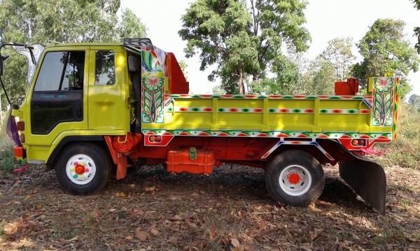 ต้องการขายรถดั้มอีชุชุ 195 แรง สภาพสวยไม่มีที่ติรับรองได้ ไม่มีเล่ม