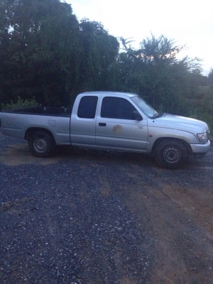 โตโยต้าD4D. เครื่อง2500 ตัวJ สีเทา สภาพพร้อมใช้เดิมไม่เคยทำสี ปี03 ราคา 185,000฿