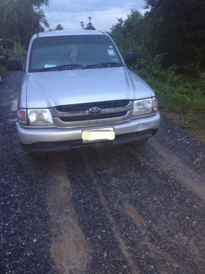 โตโยต้าD4D. เครื่อง2500 ตัวJ สีเทา สภาพพร้อมใช้เดิมไม่เคยทำสี ปี03 ราคา 185,000฿