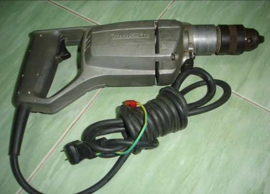 ขายด่วนสว่าน เจาะกระแทก Makita  8416 570W 1400/min Made in japanแท้100\%