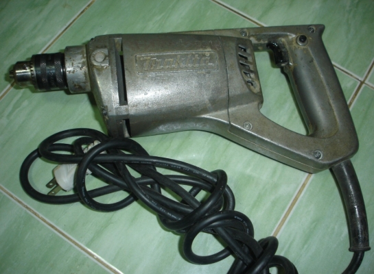 ขายสว่านไฟฟ้า ยี่ห้อ makita รุ่น 6401 ขนาด 3/8" 360 วัตต์