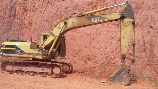 ขายรถแบคโฮ CATERPILLAR 320B พร้อมใช้งาน สนใจโทร 081-970-1072