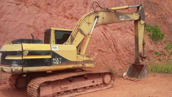 ขายรถแบคโฮ CATERPILLAR 320B พร้อมใช้งาน สนใจโทร 081-970-1072