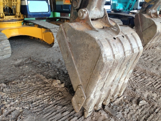 ขาย KOMATSU PC200-5 สภาพสวยเดิมๆคอนโทรนสั้นครับ สนใจติดต่อโดยตรง 081-4283210