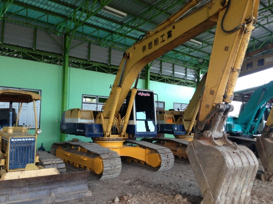 ขาย KOMATSU PC200-5 สภาพสวยเดิมๆคอนโทรนสั้นครับ สนใจติดต่อโดยตรง 081-4283210