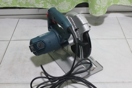 เลื่อยวงเดือน BOSCH ขนาดใบ 7 นิ้ว สภาพดีใช้งานมาน้อยมากๆ สภาพเกิน 90 เปอร์เซนต์ครับ