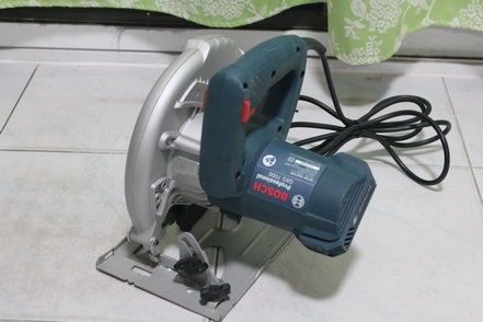 เลื่อยวงเดือน BOSCH ขนาดใบ 7 นิ้ว สภาพดีใช้งานมาน้อยมากๆ สภาพเกิน 90 เปอร์เซนต์ครับ