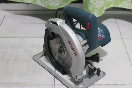 เลื่อยวงเดือน BOSCH ขนาดใบ 7 นิ้ว สภาพดีใช้งานมาน้อยมากๆ สภาพเกิน 90 เปอร์เซนต์ครับ