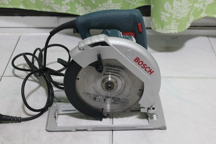 เลื่อยวงเดือน BOSCH ขนาดใบ 7 นิ้ว สภาพดีใช้งานมาน้อยมากๆ สภาพเกิน 90 เปอร์เซนต์ครับ