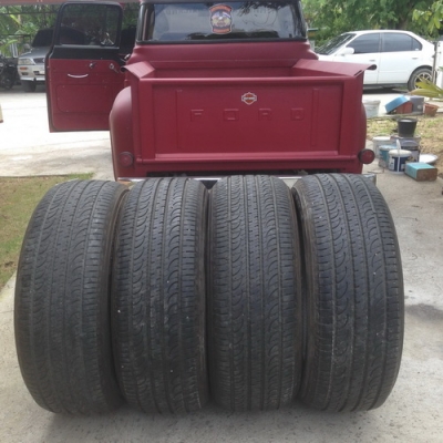 ขายยางโยโกฮาม่า235/55/19ยกชุด8พันบาท