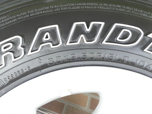 ล้อเดิม tiger d4d 4x4 พร้อมยาง 30x9.5