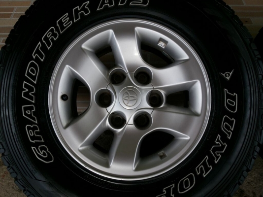 ล้อเดิม tiger d4d 4x4 พร้อมยาง 30x9.5