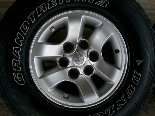 ล้อเดิม tiger d4d 4x4 พร้อมยาง 30x9.5