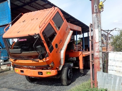 ขายรถบรรทุกหกล้ออีซูซูร็อคกี้ FTR11HY - 4 ประตู้ เครื่อง 165 แรงม้า ติดเครน 8ตัน 3 ปลอก 2 ชักยาวประม