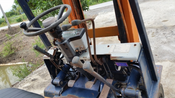 ขายด่วนรถยก TOYOTA ดีเซล5FDยก2.0ตันเสาสูง3เมตรยางตันหน้าหลังรถนอกนำเข้ายังไม่เคยใช้งานในเมืองไทยเลย=รุ่นใหม่ขายถูกๆๆ