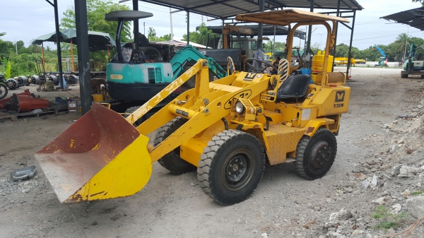 ขายรถตักYANMARขนาด2.5ตันขับ4ล้อ