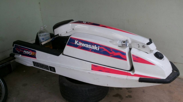 ขายเรือkawazaki 550  ตัวนี้ใช้หรีดแล้วคับ