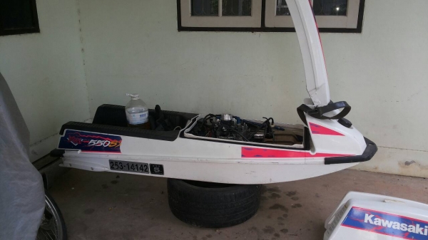 ขายเรือkawazaki 550  ตัวนี้ใช้หรีดแล้วคับ