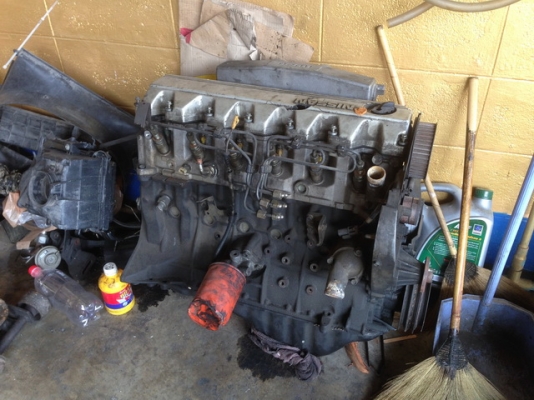 ขายเครื่องนิสสันRD28ราคา6,000บาท