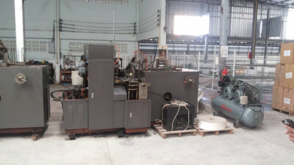 ขายเครื่องทำแก้วกระดาษออฟฟิสมี6ตัวครับพร้อมใช้มีปั๊มลมตัวใหญ่พร้อมตู้เบรคเกอร์ตัวใหญ่ขายถูกๆครับให้หมด