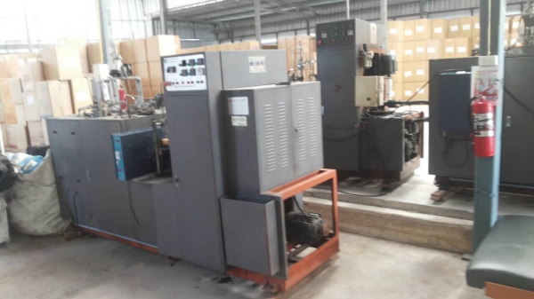 ขายเครื่องทำแก้วกระดาษออฟฟิสมี6ตัวครับพร้อมใช้มีปั๊มลมตัวใหญ่พร้อมตู้เบรคเกอร์ตัวใหญ่ขายถูกๆครับให้หมด