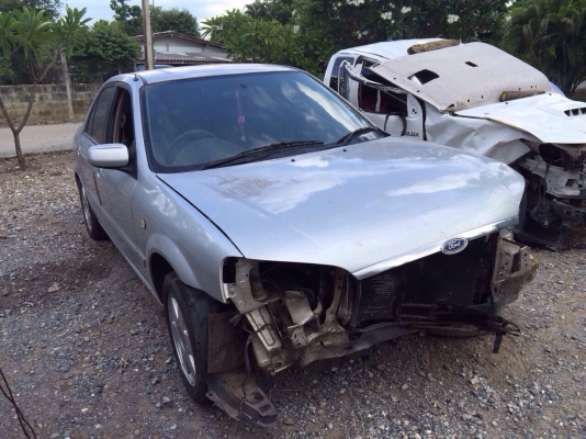 ซากฟรอดเทียล่า เครื่อง1800 ปี2000เเยกขายอะไหลทั้งหมดมีหลายรุ่นเก๋งเเละกระบะ รับซื้อรถอุบัตเหตุทุกสภาพ