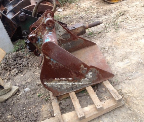 FROM JAPAN BUCKET บุ๊งกี๋สำหรับรถขุดไซค์ 20,25,30,35 รูสลัก 35 มิล สินค้าเก่านอก ขายถูกๆเพียง 8,500 บาท สนใจติดต่อ 0819337688