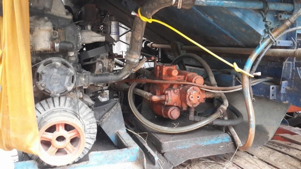 ขายรถเกี่ยวข้าวบางไทร เครื่องนิสสัน290 ลูเลอร์10ลูก อุ้ม โซ่D2 สภาพพร้อมใช้งาน อุ้มสแตนเลส ตัวเดินเต็ม ปั๊ม23ไดกิ้น ตัวเดิน12