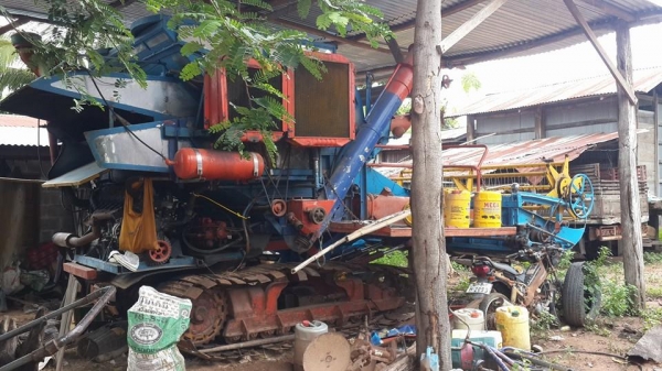 ขายรถเกี่ยวข้าวบางไทร เครื่องนิสสัน290 ลูเลอร์10ลูก อุ้ม โซ่D2 สภาพพร้อมใช้งาน อุ้มสแตนเลส ตัวเดินเต็ม ปั๊ม23ไดกิ้น ตัวเดิน12 ขายรถเกี่ยวข้าวบางไทร เครื่องนิสสัน290 ลูเลอร์10ลูก อุ้ม โซ่D2 สภาพพร้อมใช้งาน อุ้มสแตนเลส ตัวเดินเต็ม ปั๊ม23ไดกิ้น ตัวเดิน12