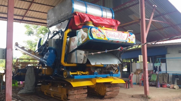 ขายรถเกี่ยวข้าว ไอ้หนุ่มไวไฟ ช่วงล่าง12นอกบิ้วใหม่หมด ปั๊ม23ไดกิ้น อีซูซุ6hh1 เทอร์โบว์เครื่องฟิตใหม่ ระบบตู้ ปั๊ม ระบบเกี่ยวทำใหม่ พร้อมลงลุยงาน ขายรถเกี่ยวข้าว ไอ้หนุ่มไวไฟ ช่วงล่าง12นอกบิ้วใหม่หมด ปั๊ม23ไดกิ้น อีซูซุ6hh1 เทอร์โบว์เครื่องฟิตใหม่ ระบบตู้ ปั๊ม ระบบเกี่ยวทำใหม่ พร้อมลงลุยงาน