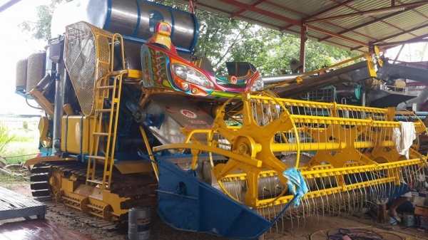 ขายรถเกี่ยวข้าว ไอ้หนุ่มไวไฟ ช่วงล่าง12นอกบิ้วใหม่หมด ปั๊ม23ไดกิ้น อีซูซุ6hh1 เทอร์โบว์เครื่องฟิตใหม่ ระบบตู้ ปั๊ม ระบบเกี่ยวทำใหม่ พร้อมลงลุยงาน ขายรถเกี่ยวข้าว ไอ้หนุ่มไวไฟ ช่วงล่าง12นอกบิ้วใหม่หมด ปั๊ม23ไดกิ้น อีซูซุ6hh1 เทอร์โบว์เครื่องฟิตใหม่ ระบบตู้ ปั๊ม ระบบเกี่ยวทำใหม่ พร้อมลงลุยงาน